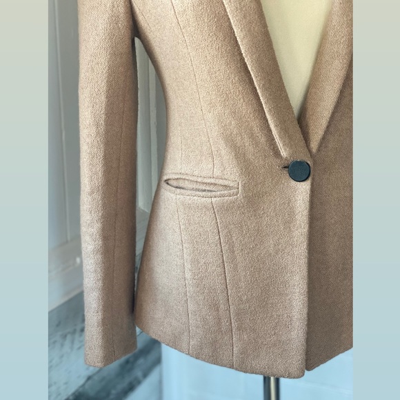 Blazer with faux leather pointed shoulders - Picture 4 of 6